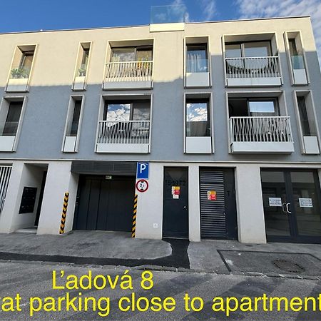 New Apartment 6 - Self Check In, Free Parking Bratislava Luaran gambar