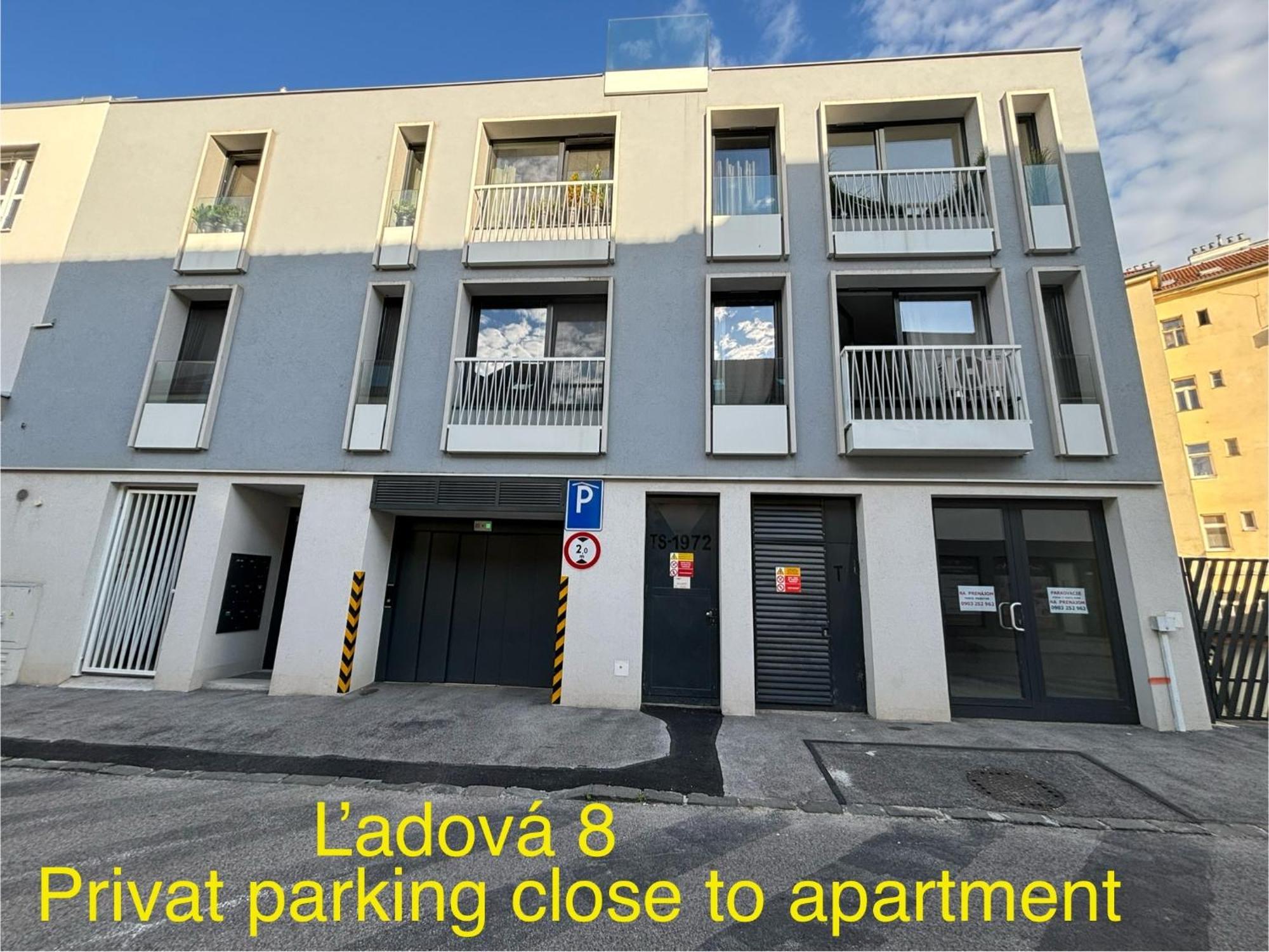 New Apartment 6 - Self Check In, Free Parking Bratislava Luaran gambar